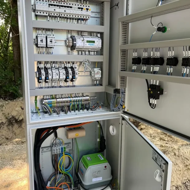Rozvádzač a zapojenie technológie ČOV pre golfový areál v Maďarsku