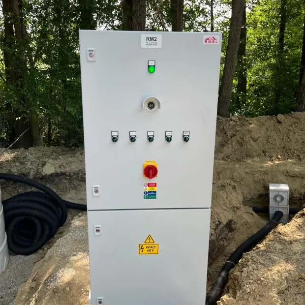 Rozvádzač a zapojenie technológie ČOV pre golfový areál v Maďarsku