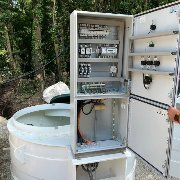 Rozvádzač a zapojenie technológie ČOV pre golfový areál v Maďarsku