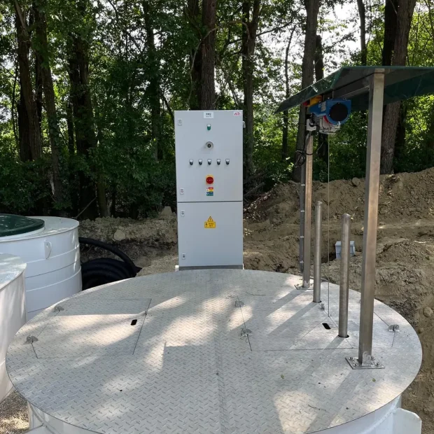 Rozvádzač a zapojenie technológie ČOV pre golfový areál v Maďarsku