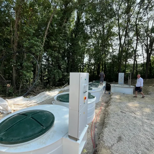 Rozvádzač a zapojenie technológie ČOV pre golfový areál v Maďarsku