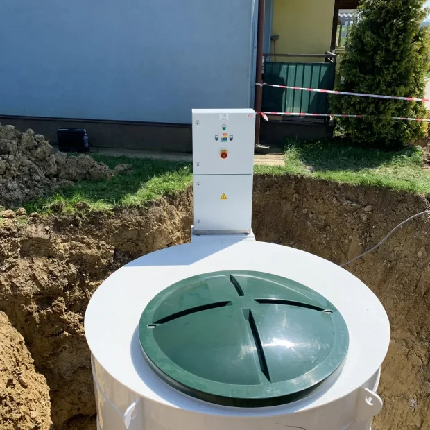 Rozvádzač a technológia čistenia odpadových vôd vo Sverepci
